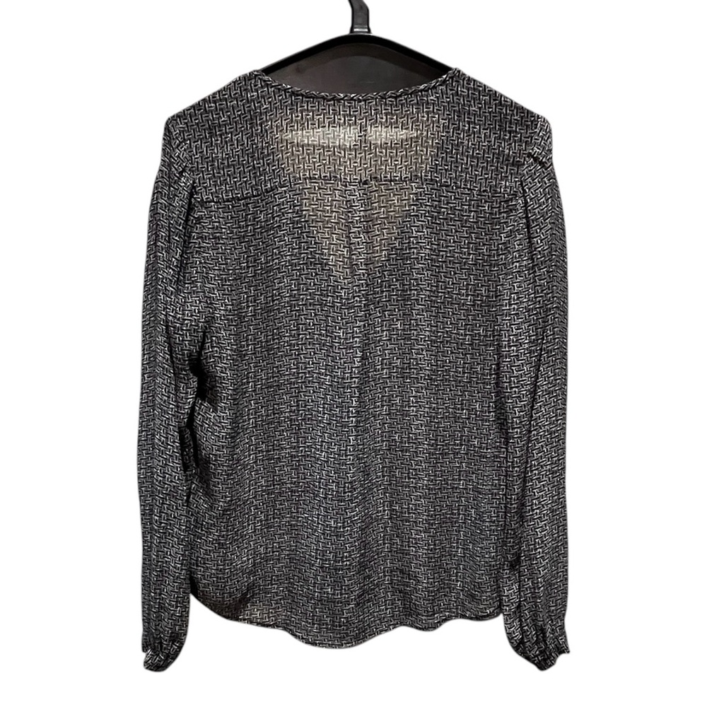Joie 100% Silk Black/White Geo Print Blouse Chiffon Size Medium - Picture 2 of 6